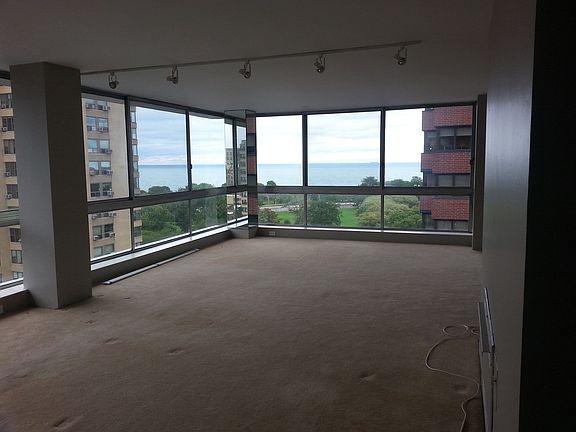 3rd image of 320 W Oakdale Ave APT 1202