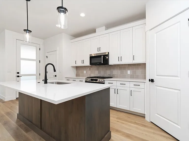 736 S Calhoun Ln — Photo 40