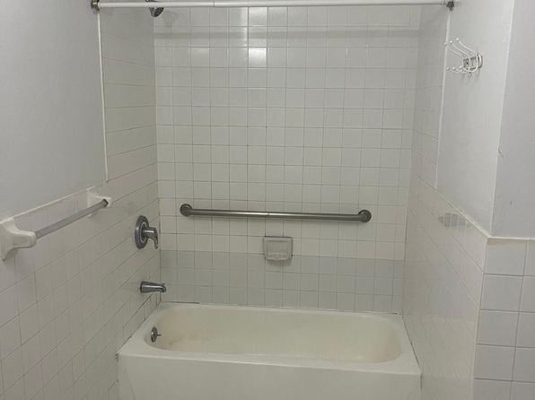 162 McLean Ave APT 1H
