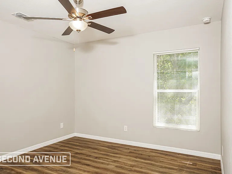 17424 Poston Ave — Photo 9