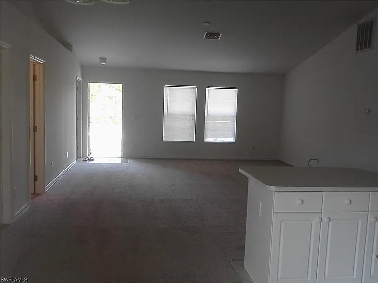 1407 W 10th St — Photo 7