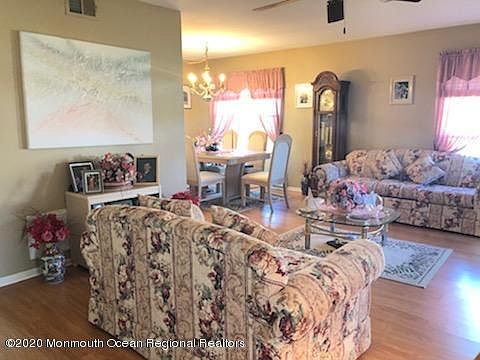 3rd image of 53 Mansfield Ave