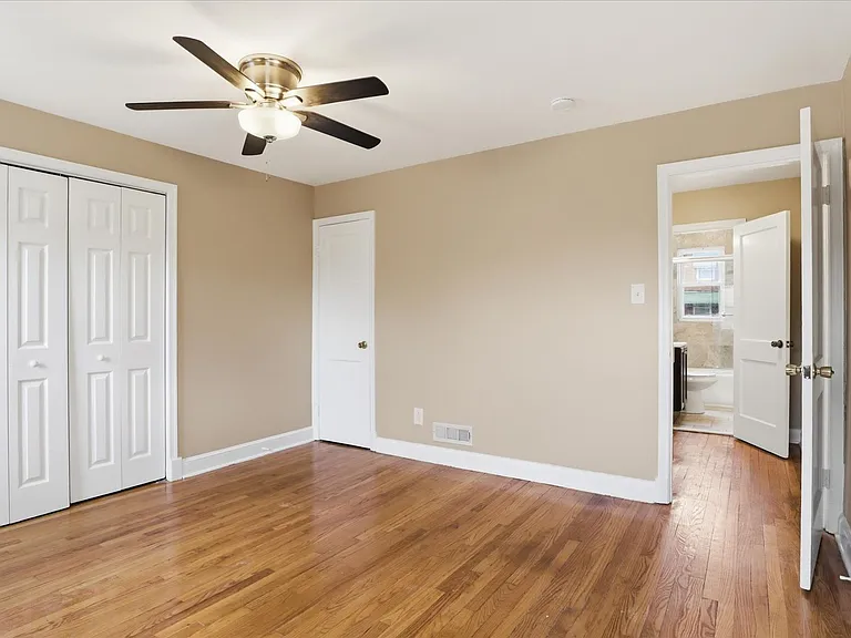 738 Yale Ave — Photo 4