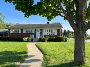 129 Stanford Dr, Monroe, MI 48162