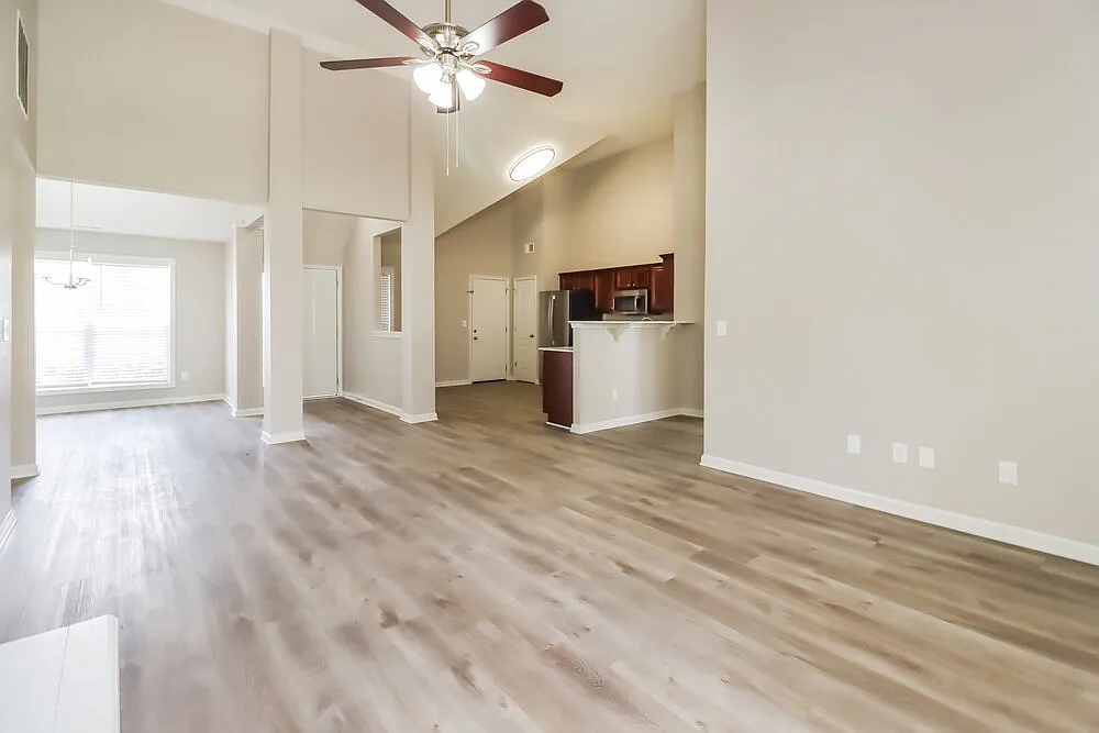 3 bed, 2.0 bath, 1564 sqft, $1,930 — Photo 4