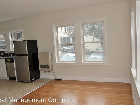 5th image of 3995 19th St APT 9