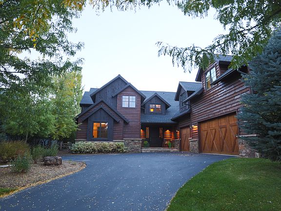 2nd image of 482 Red Cliff Cir