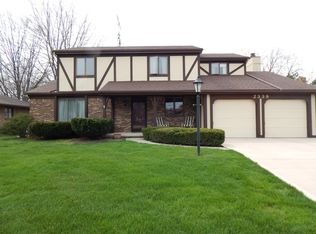 2338 Cedarwood Dr, Maumee, OH 43537
