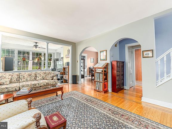 4th image of 4122 School Ln
