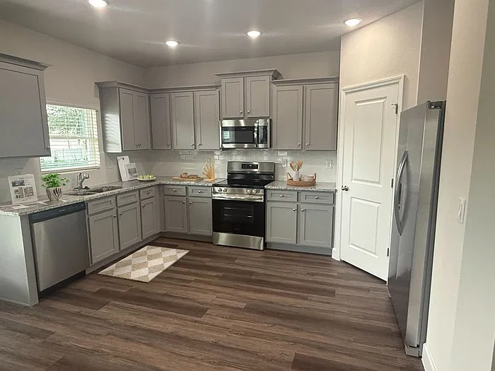 3 bed, 2.0 bath, 1855 sqft, $2,495 — Photo 3