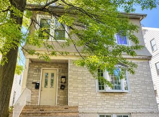 381 Leslie St #1, Newark, NJ 07112