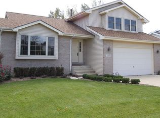 2205 Manico Dr, Crest Hill, IL 60403