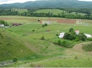 406 Stone View Dr, Mountain City, TN 37683