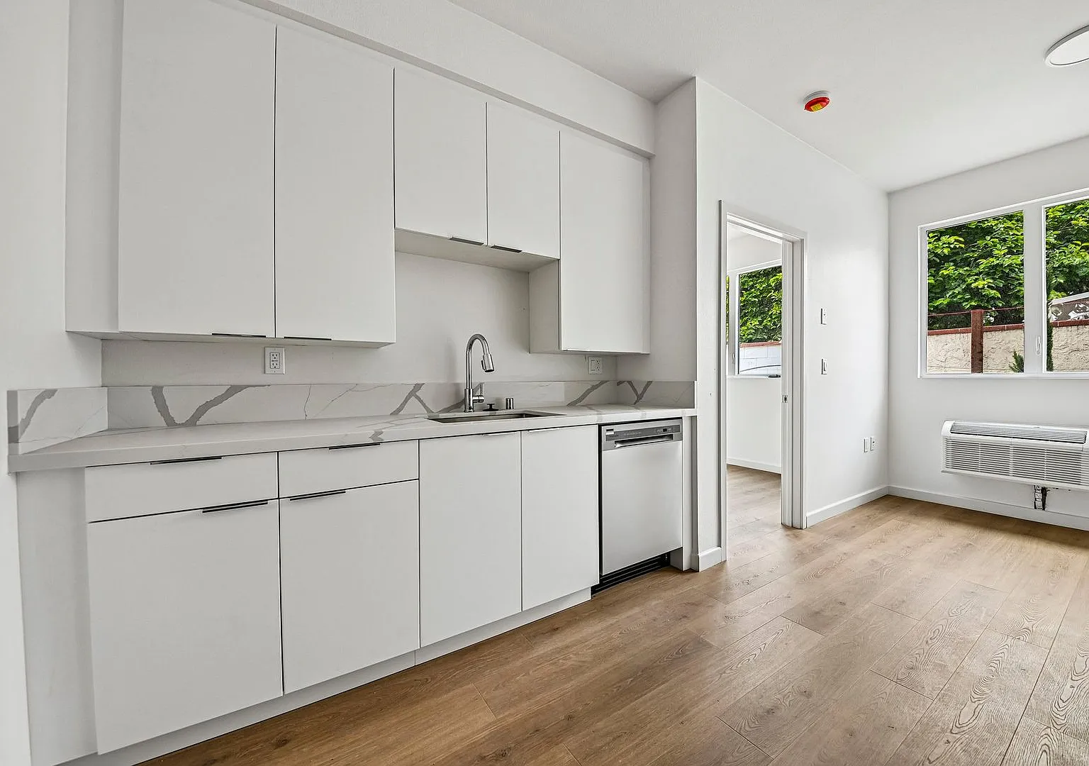 HVN on Amherst - 1 Bedroom & 1 Bath — Photo 3