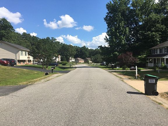 5th image of 11929 Gardenia Dr
