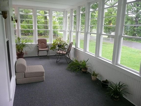Front Porch/Sundroom