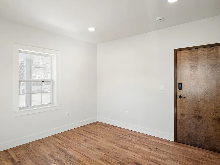 2733 E Magnolia Ave #103 — Photo 5