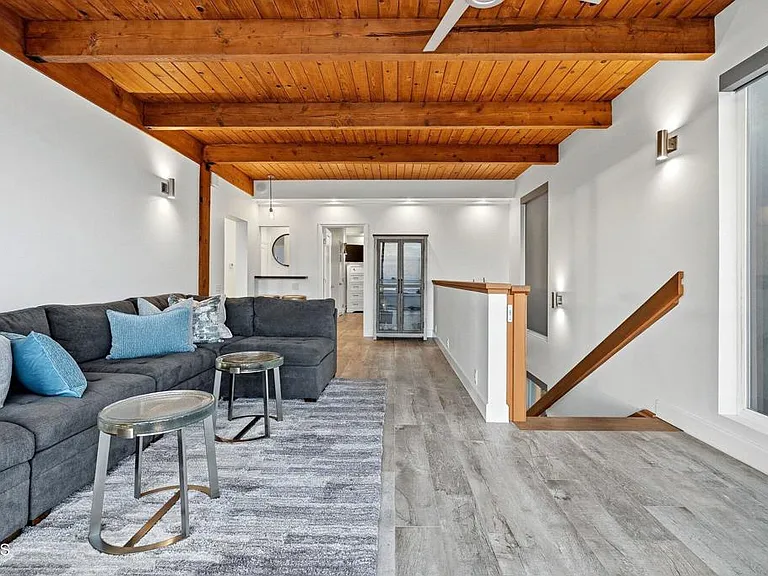 3373 Ocean Dr — Photo 29