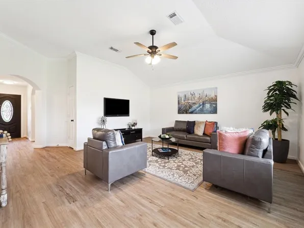 2803 Quail Run Drive, Alvin, TX 77511