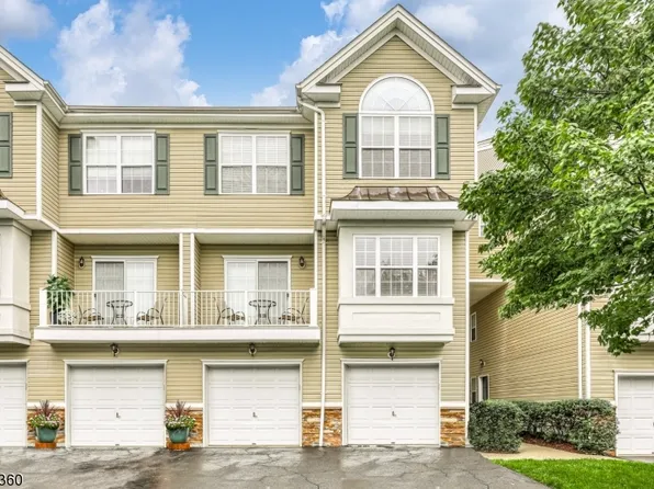 244 Ridge Dr, Pompton Lakes Boro, NJ 07442