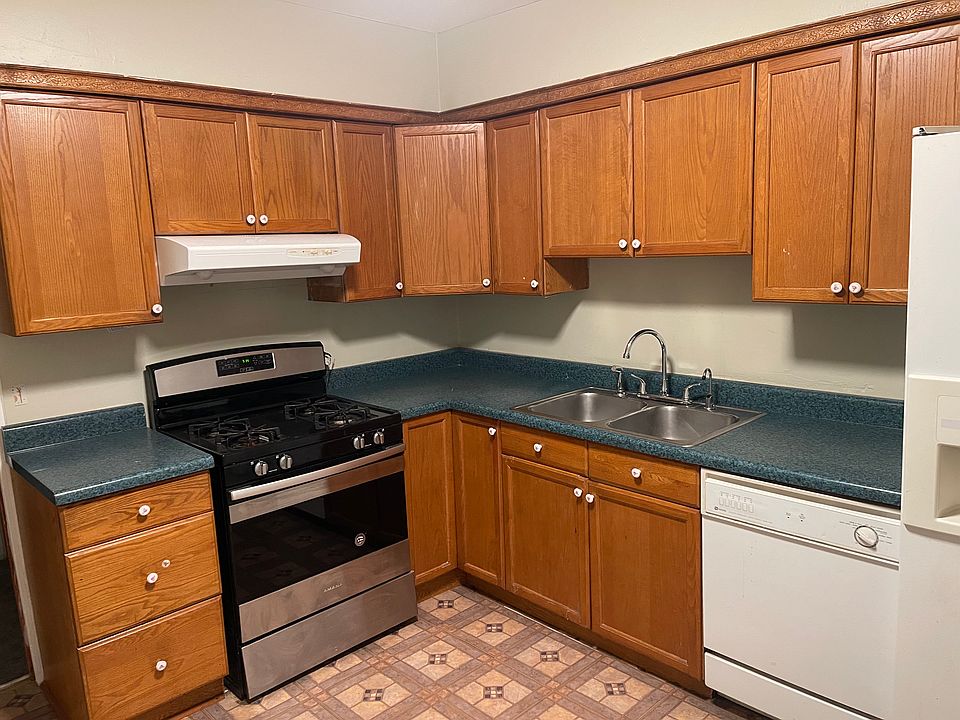 1st image of 6424 N Damen Ave APT 2W