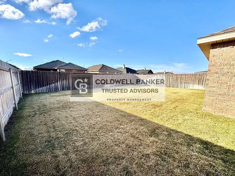 3108 Urbana Ave — Photo 32