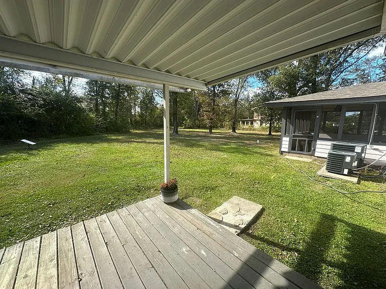 5797 N US Hwy #171 — Photo 24