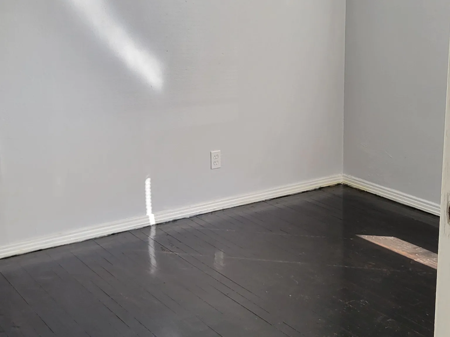 3 bed, 1137 sqft, $1,950 — Photo 3