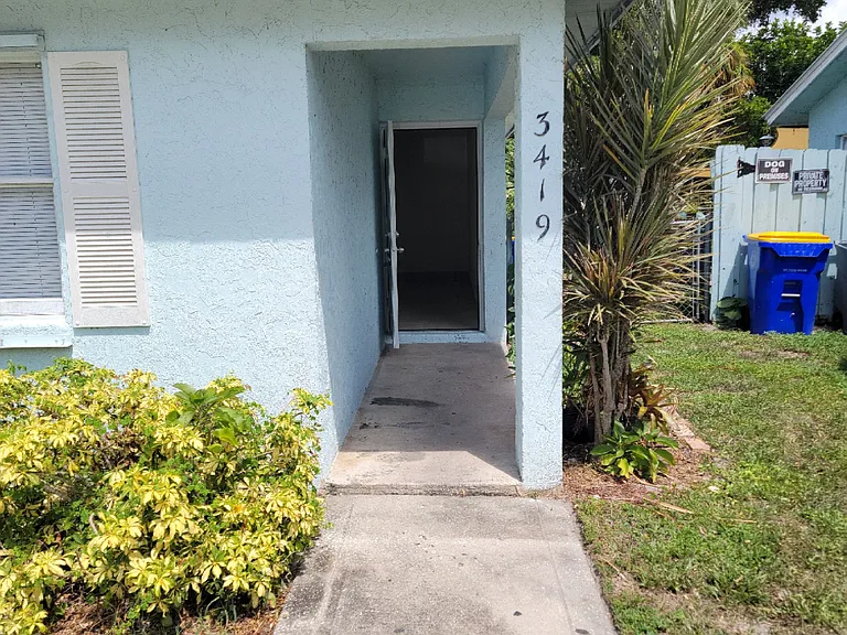 3419 SE Iris St — Photo 1