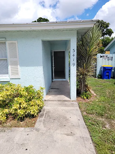3419 SE Iris St Photo 1