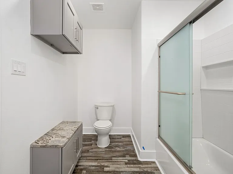 310 Creek Ln — Photo 17