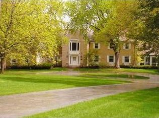 1570 Edgcumbe Rd, Saint Paul, MN 55116