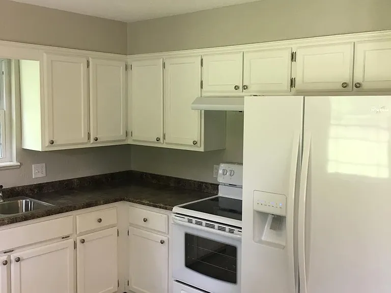 605 Belair Dr — Photo 7