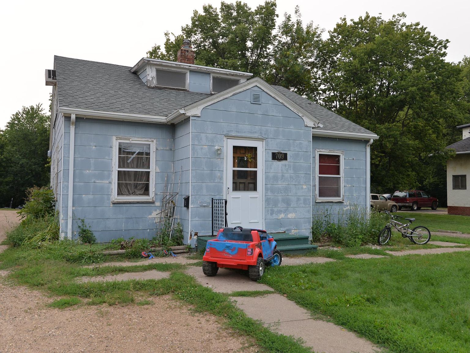 709 N Egan Ave, Madison, SD 57042 Zillow