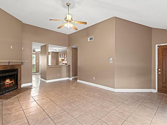 3rd image of 23 Willard Pl