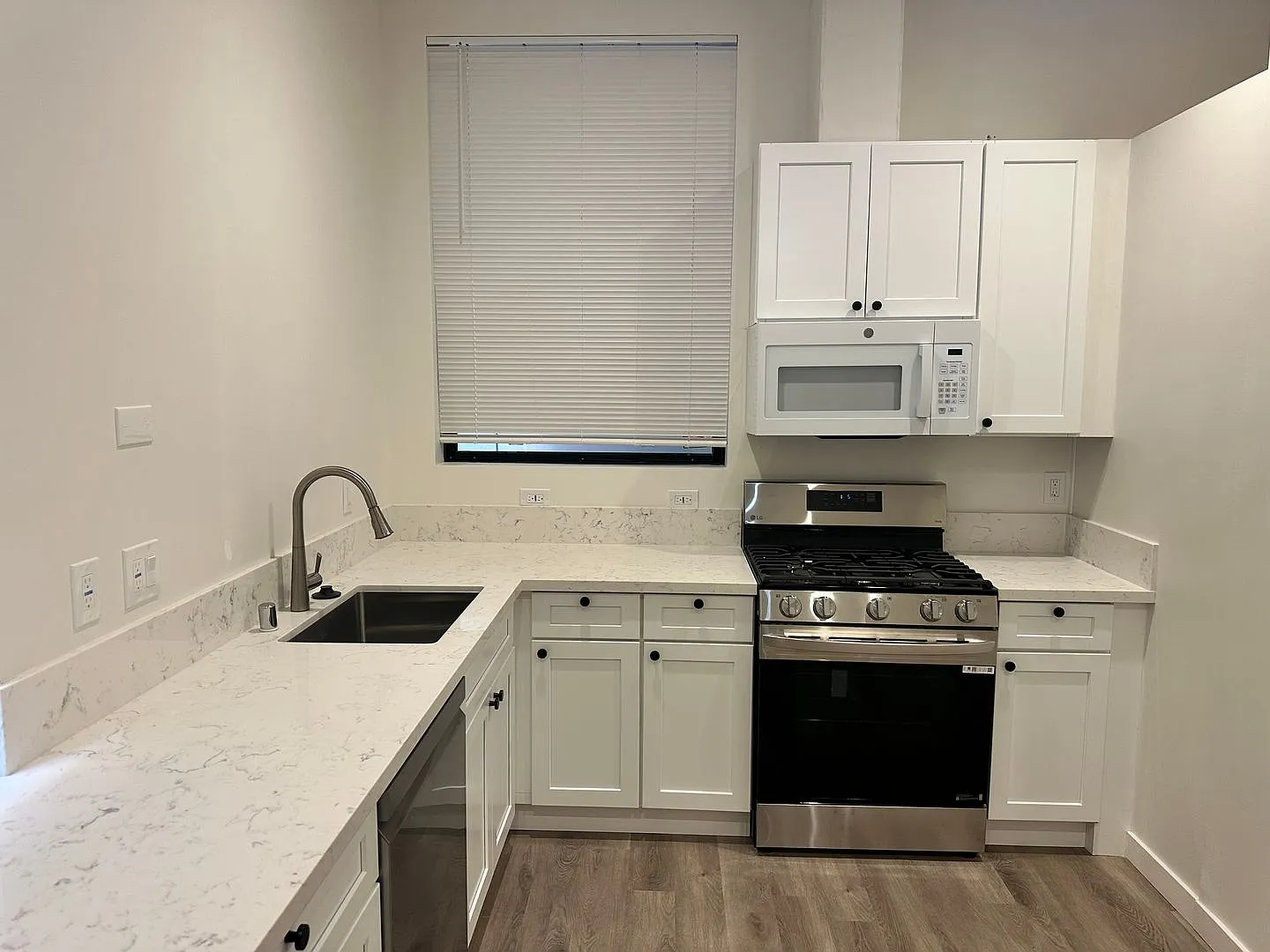 5&12 Residential Properties — Photo 3