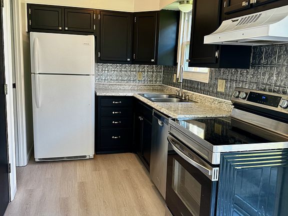 5th image of 6820 Linville Dr #18-1