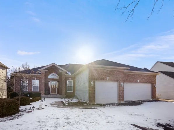 226 Glenbrook Ct, Gilberts, IL 60136