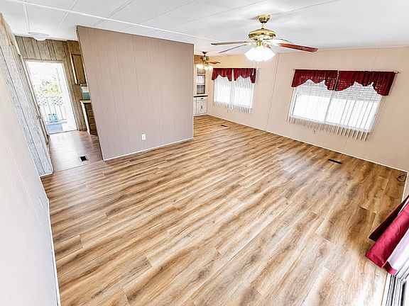3rd image of 1895 W Devonshire Ave Space 143