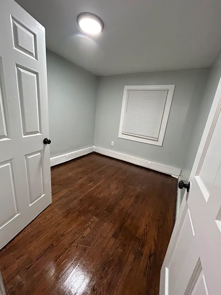 3 bed, 1001 sqft, $1,900 — Photo 4