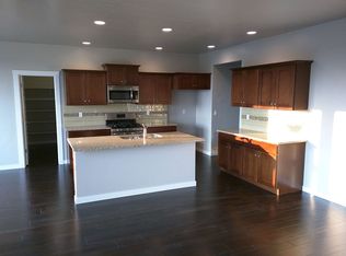 5371 N Diamond Creek Ave, Meridian, ID 83646