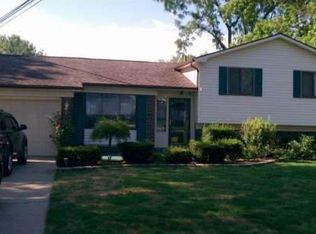 275 Elmhill Rd, Rochester Hills, MI 48306