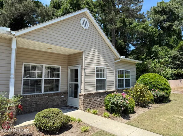 101 E Rhode Island Ave APT N, Southern Pines, NC 28387