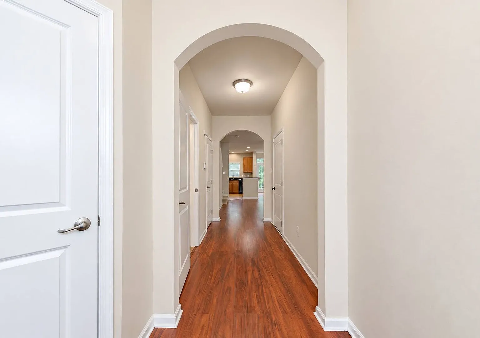 Townhome in White hall — Photo 2