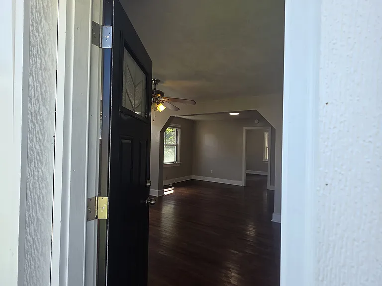 5411 Fletcher St — Photo 2