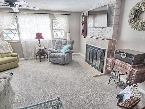 4th image of 1073 Georgian Dr