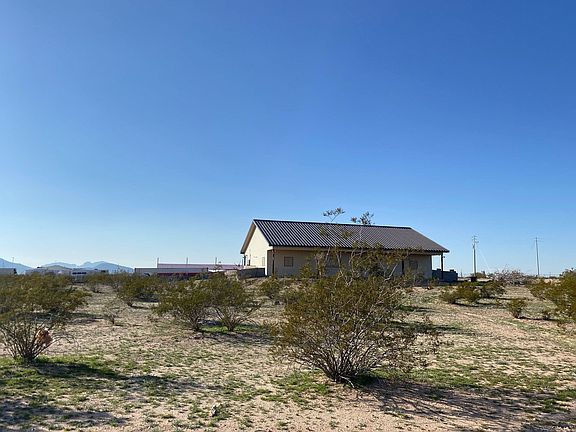 3rd image of 708 N 371st Ave