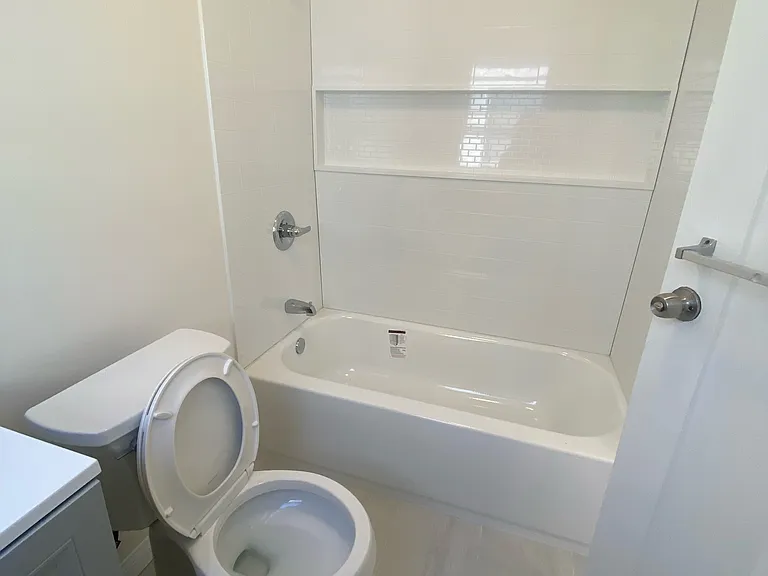 436 Gaviota Ave #442 — Photo 2
