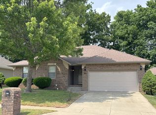 3383 W Sagamont St, Springfield, MO 65807