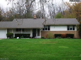 579 Lacross Dr, Macedonia, OH 44056